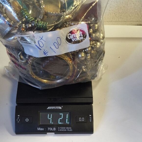 Mixed Bag Of Jewelry lot 100 - Picture 4 of 4